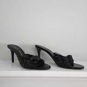 NWOT Allegra James Marly Knot Stiletto Slide